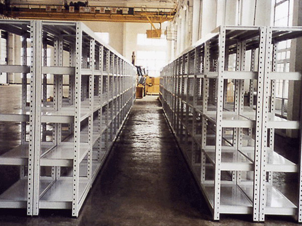 仓库货架.jpg 仓库货架.jpg